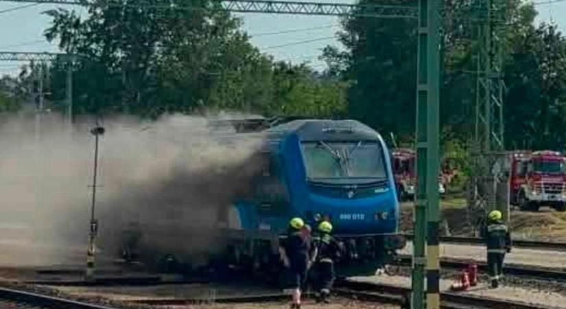 Kigyulladt egy mozdony Kelenföldön, lezárták az állomást