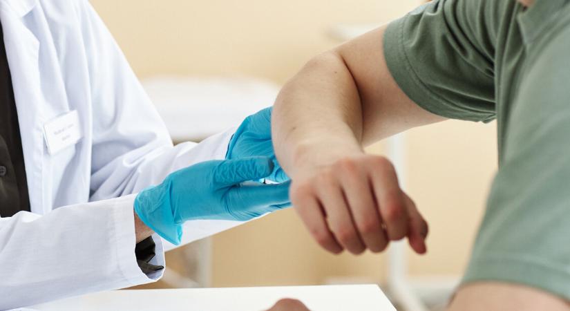 Apró piros pöttyök a bőrön: mikor ártalmatlanok és mikor nem?