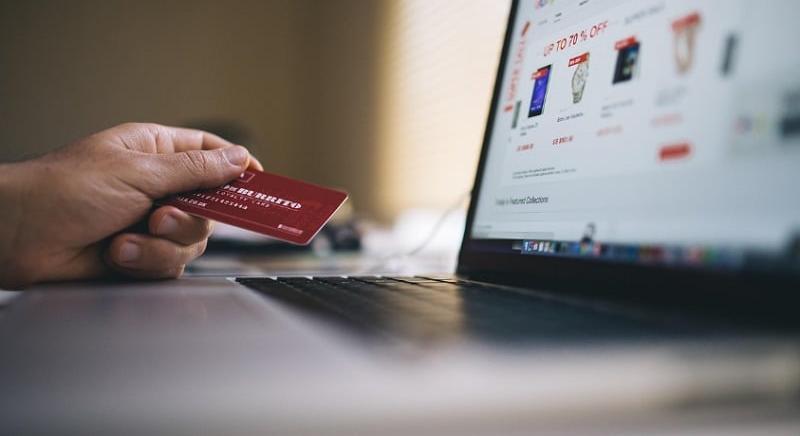 Online vásárlás és hamis vélemények: így ne dőljünk be minden értékelésnek