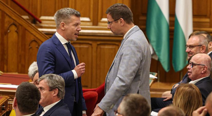Összebalhézott a Parlamentben Magyar Péter és Gulyás Gergely, Forsthoffer Ágnesnek kellett leállítania őket