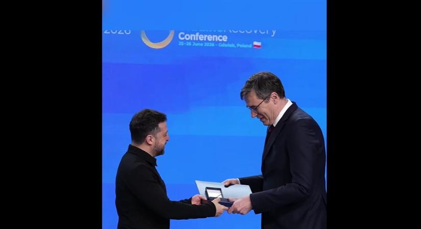 Elismerést adományozott Zelenszkij Budapestnek