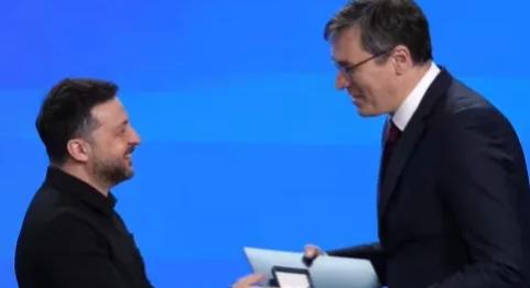 Orosz dróntámadás miatt óvóhelyre kellett menekíteni Kijevben Karácsony Gergelyt
