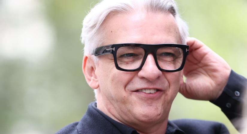 „Világszínvonal!” – Egészségügyi miniszteri dicsértet kapott Alföldi Róbert rendezése