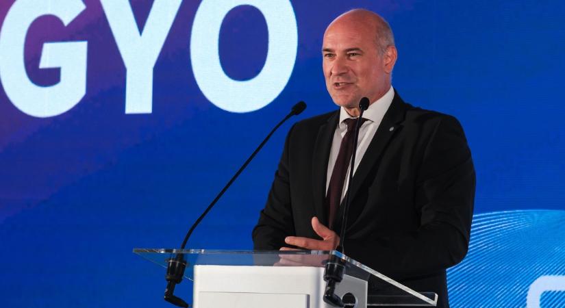 „Én ezt nem fogom csinálni” – Lemond az algyői polgármester, ha a Tisza-kormány csökkenti a fizetését