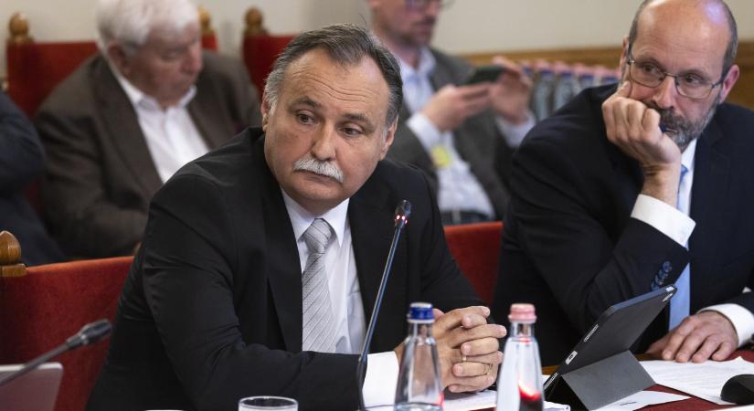 Gajdos László: Osztrák-magyar vegyes bizottság vizsgálja az azbesztproblémát a mai naptól