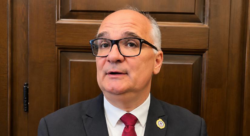 “Egy generációnak biztosan fel kell nőnie” – Korcsmáros Ferenc az ügyeleti reformról, az elsősegélynyújtásról és a mentés jövőjéről