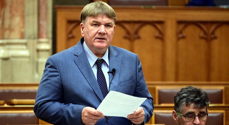 Szorul a hurok a horgászszövetség fideszes elnöke körül