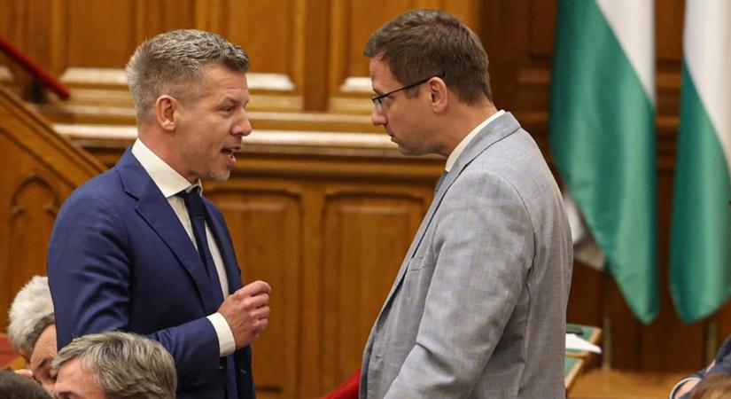 Rendkívüli közlés Magyar Pétertől. Felfedte mit is mondott szemtől szembe Gulyás Gergelynek a Parlamentben
