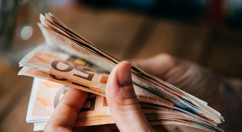 Dörzsölgetheti a szemét: tényleg ennyibe kerül egy euró
