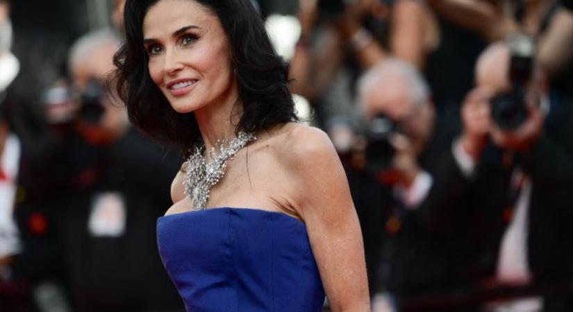 Nem festék és nem dekoráció – Demi Moore természetes fával ad új karaktert a teraszának