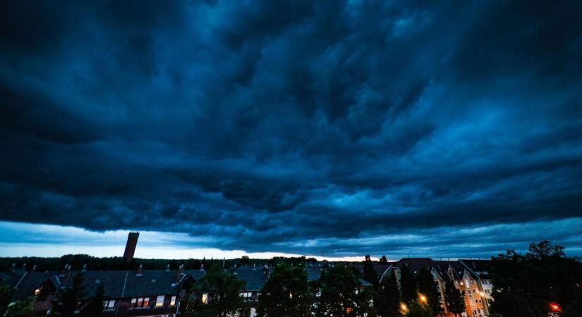 Másodfokú riasztást adtak ki Vas vármegyére, nagyobb méretű jég is érkezhet
