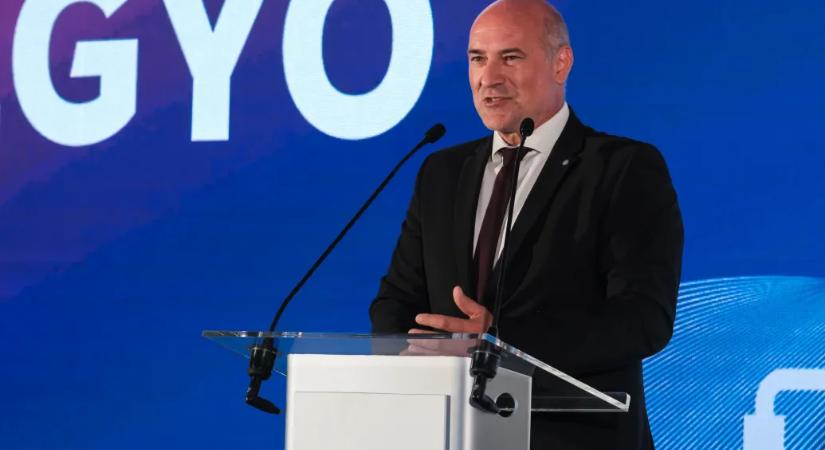 Lemond az algyői polgármester, ha a kormány csökkenti a fizetését