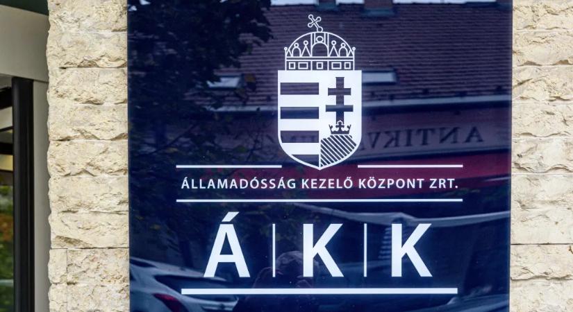 Elképesztő mennyiséget táraztak be a magyarok állampapírokból, mielőtt csökkentek a kamataik