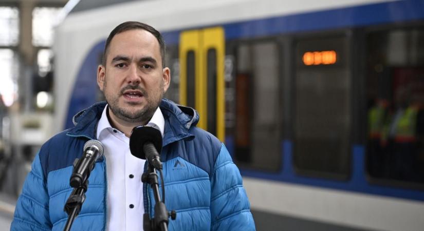 Soron kívül átvizsgálja a MÁV a mozdonyokat a hétfői tűz után