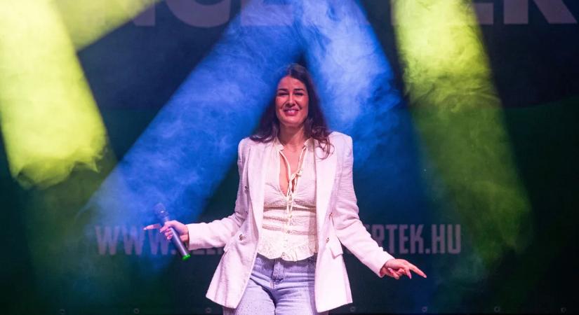 „Óriási félreértés, ha ezt hiszik” – Singh Viki tiszta vizet öntött a pohárba L.L. Junior oldalán
