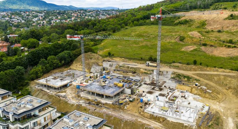 Páratlan panorámájú lakópark épül Csillaghegy impozáns részén