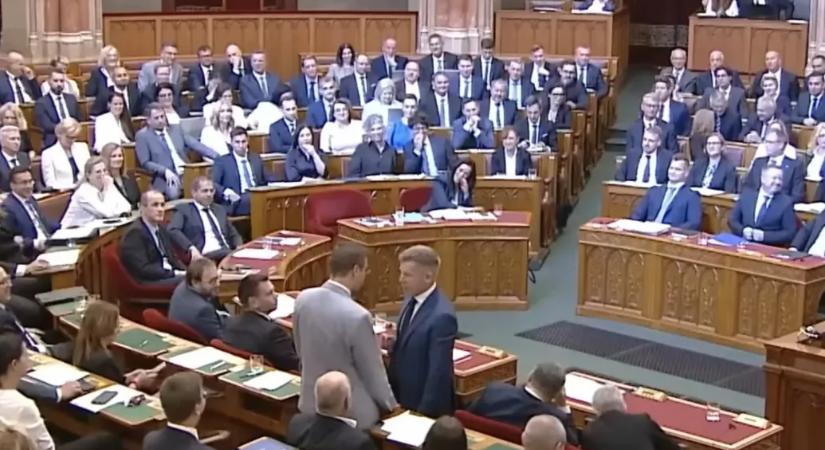 Gulyás Gergely reagált Magyar bejegyzésére arról, hogy mit mondott neki, amikor odalépett hozzá