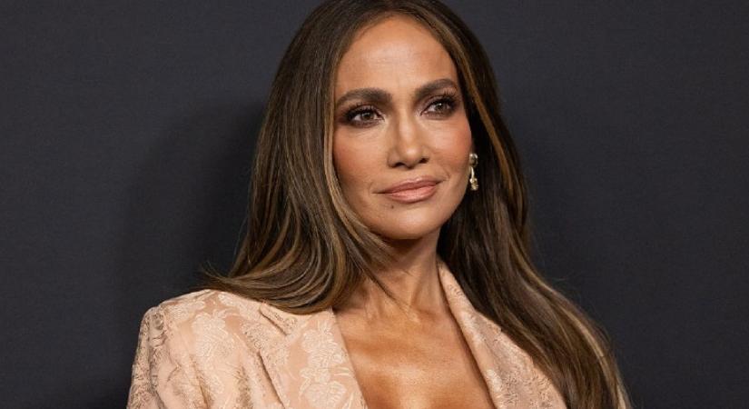 Mi történt vele? Teljesen megváltozott J-Lo kigyúrt hasonmása, rá sem ismersz majd az új külsejével