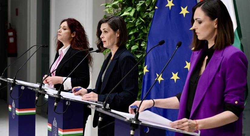 Folytatódik a törvénykezési nagyüzem, élőben a kormányszóvivői tájékoztatóról