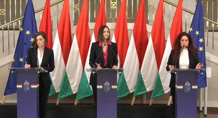 Most végleg leszámolnak a NER-rel – Kormányszóvivői sajtótájékoztató percről percre