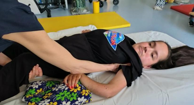 Csodát hozott az SMA-1-gyel harcoló Cintia kéthetes rehabilitációja
