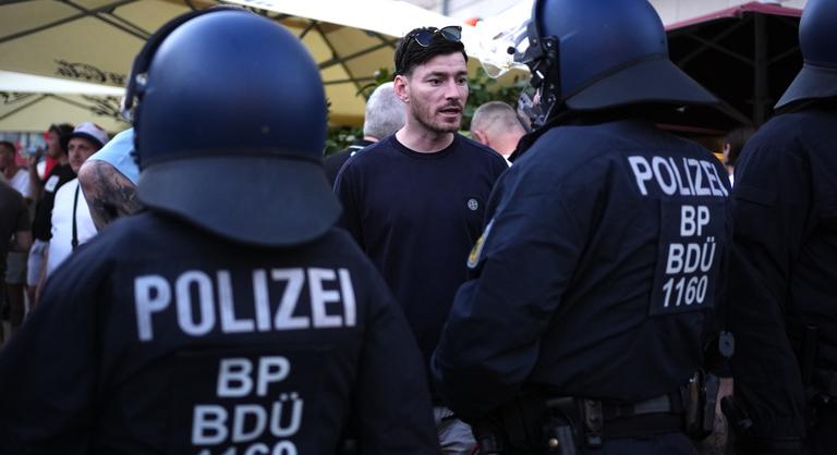 Botrány a döntő előtt: összecsaptak a londoni és madridi futballszurkolók