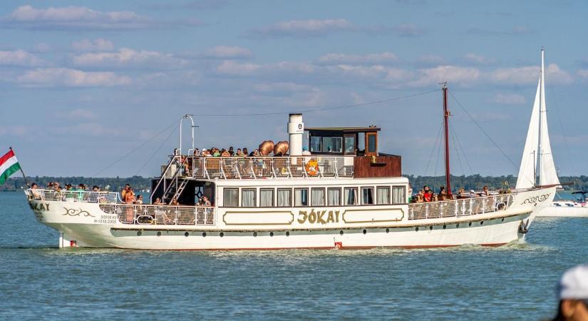 Pünkösdi csúcs a Balatonnál: a nyarat idézte a hajóforgalom