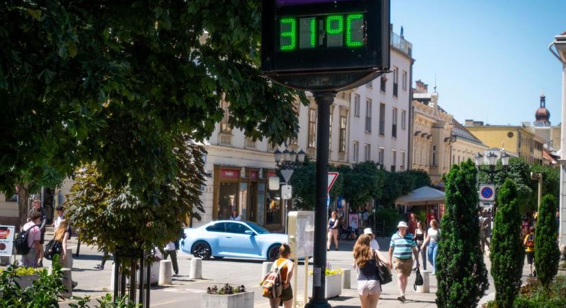 Ma még tart a kánikula - Kiadták a riasztást a Kisalföldre, estétől semmi jóra ne számíts! - Fotók