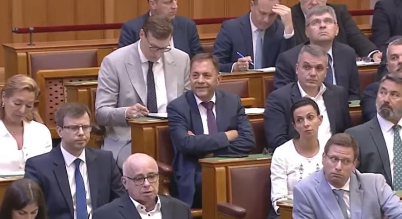 A Fidesz képviselői leszavazták kegyelmi botrány felelőseit feltáró vizsgálóbizottság felállítását