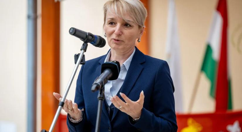 A korábban röhögő fejet nyomó facebookozókon hőbörgő Czunyiné fogja megvédeni a fideszeseket a tiszás erőszaktól