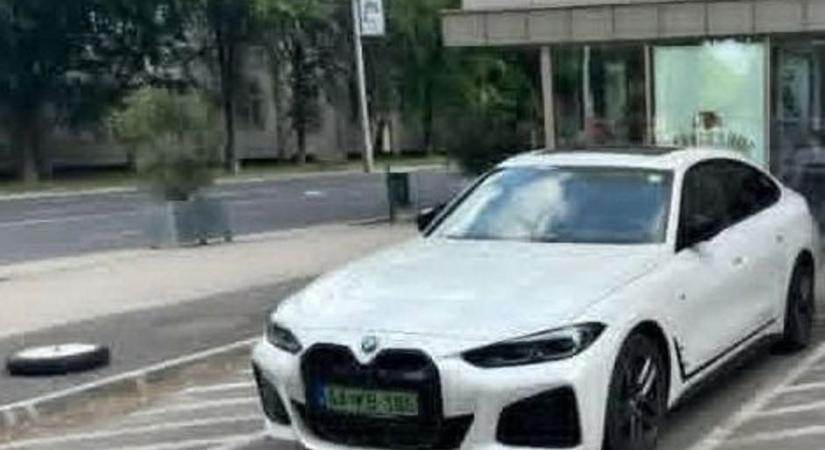 Nem volt szívbajos az edzőterem parkolójában megálló sofőr