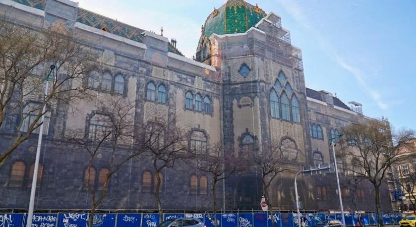 Segítséget ajánl az Iparművészeti Múzeum felújításához a Zsolnay