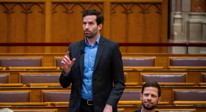 Fekete-Győr András: Méltatlan, amit tegnap az Országházban csináltak