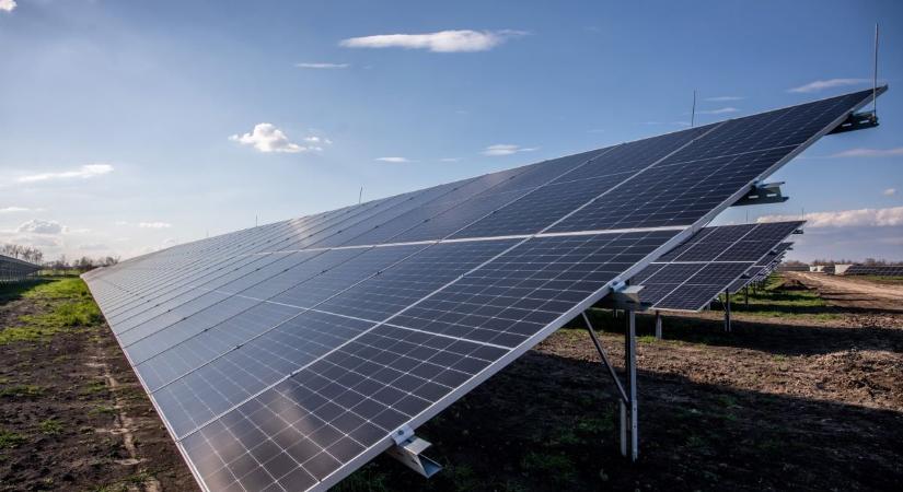 Titkos energiaháború zajlik Magyarországon: a szakértő szerint ki akarják véreztetni a Kötelező Átvételi Tarifás naperőműveket