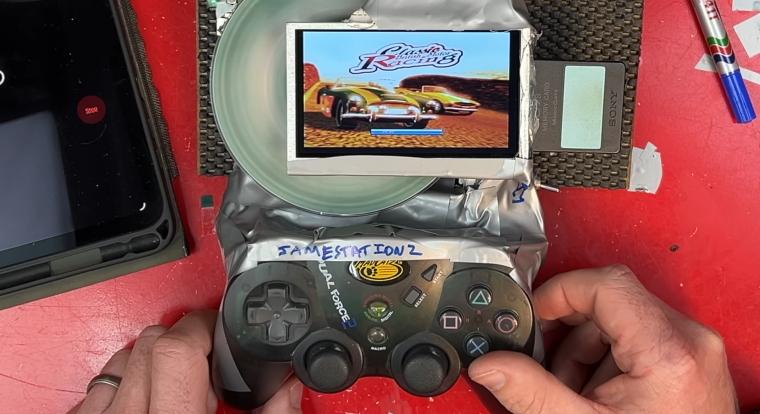 Ez a legrondább modolt PS2, amit valaha láttam, és imádom