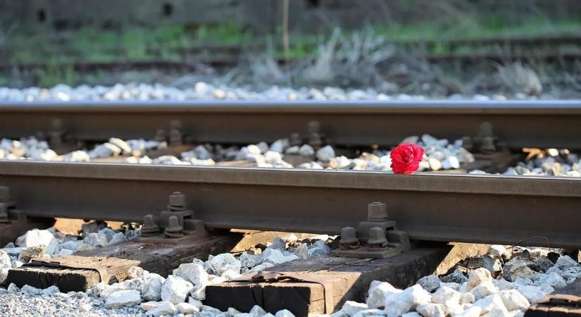 Gyermekével volt az anya, amikor bekövetkezett a tragikus vonatgázolás