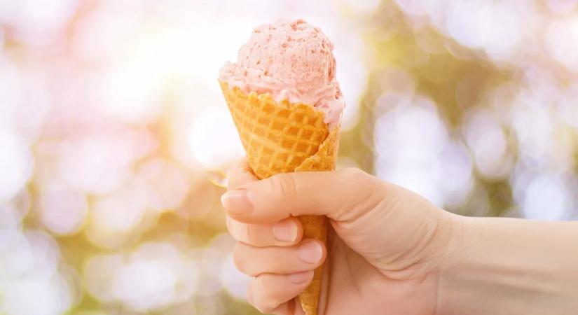 Nyári klasszikusok: ennyibe kerül a fagyi és a lángos az idei szezonban
