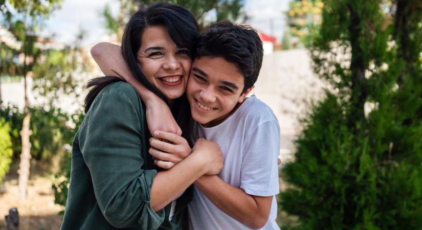 Eleget ölelgetjük a gyerekeinket? – A kérdés az: nekik mennyire van szükségük!