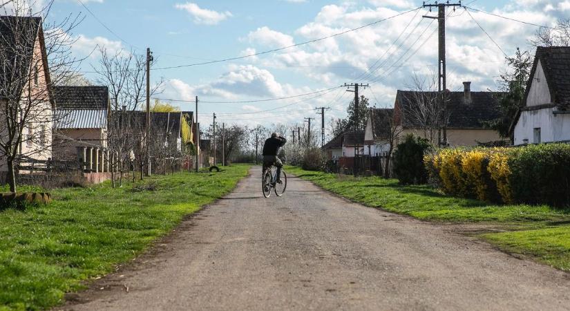 Két lábbal áll a földön a hajdú-bihari település, de fejlesztésre már alig marad – ez lehet az anyagi reménysugár