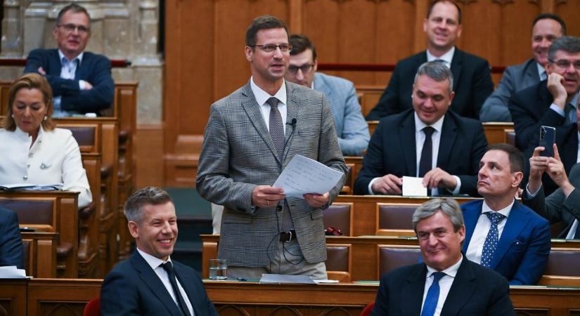 „Abszolút Parlament” – Magyar Péter és Gulyás Gergely csatája tovább fokozódott