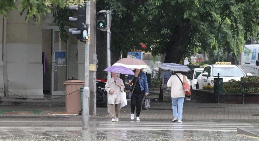 Jégeső és viharos szél csaphat le Tolnára, riasztást adtak ki