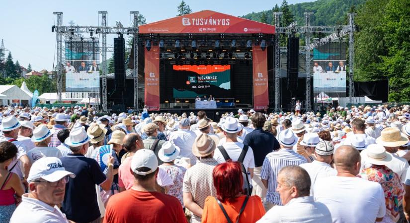 Szívesen látnák a Tisza-kormány államtitkárait Tusnádfürdőn – sajtóértesülés