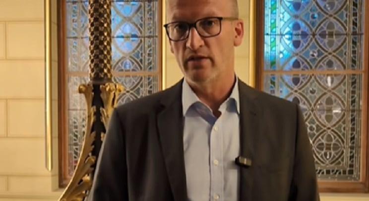 „…ne kerüljön sor semmi olyan lépésre…” – A közmédia költségvetési biztost kap a nyakába