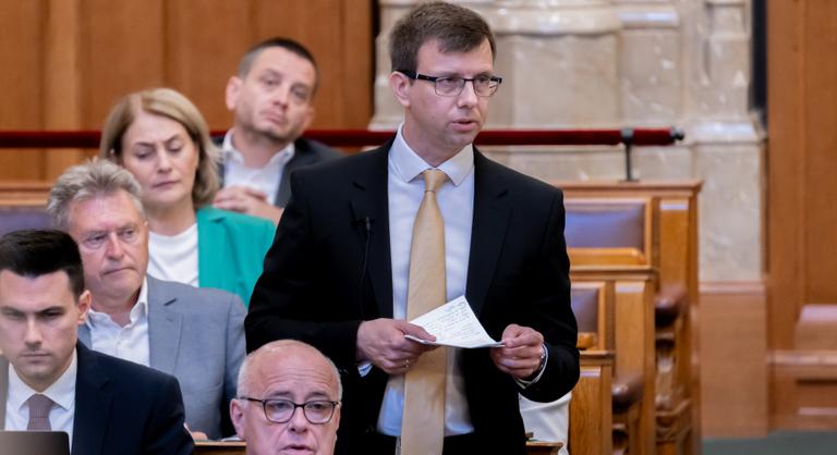 Bóka János: Személyre szabott jogalkotás a Tisza Párt Alaptörvény-módosítása