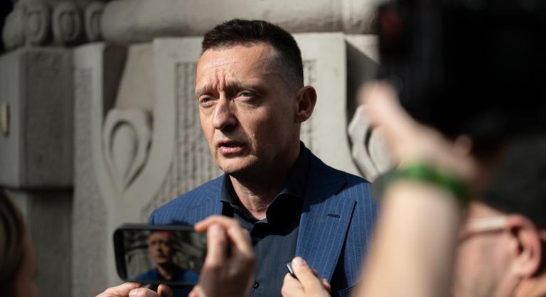 Ismét lencsevégre kapták Rogán Antalt, most már biztos, hogy a kisföldalatti a kedvenc járata