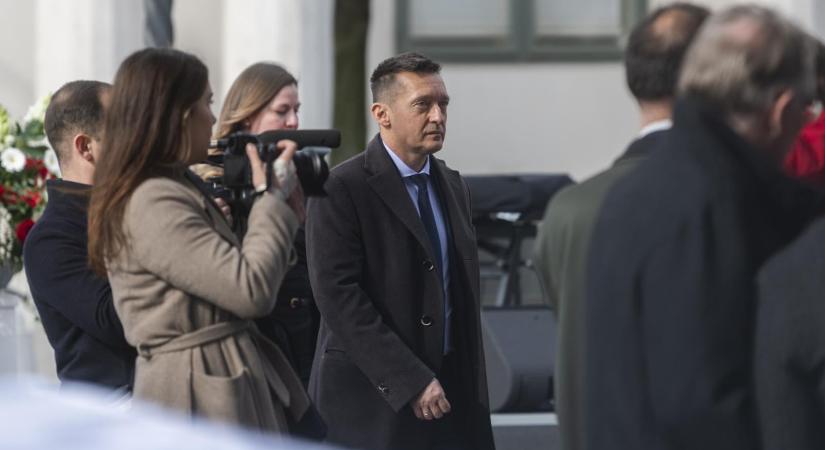 Rogán Antalt újfent a kisföldalattin látták