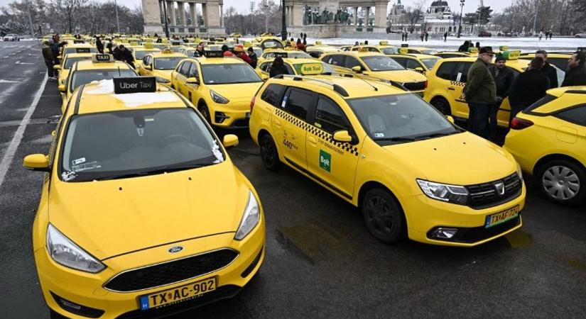 Újabb taxisblokádot helyeztek kilátásba Budapesten, de Kiss Ambrus szerint a taxisok félreértették őket