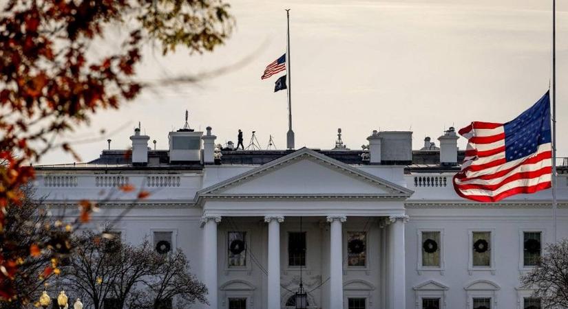 „Csak azok maradhatnak, akik hasznot hoznak” – a legális bevándorlókat is kiteszi Amerikából Trump