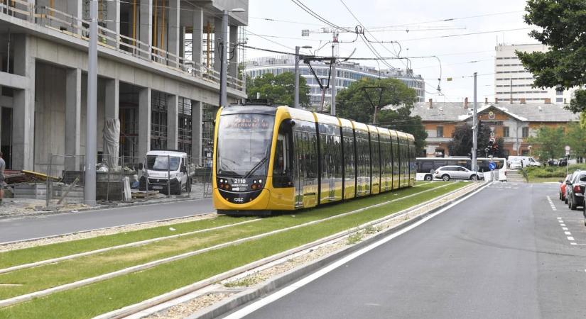 Baleset történt az Etele útnál, nem jár egy darabon az 1-es villamos