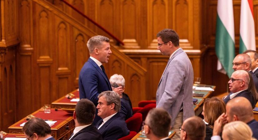 Éles csörtét folytatott Magyar Péter és Gulyás Gergely a parlamentben